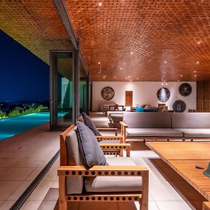 Villa Vista By The Serendipity Collection
